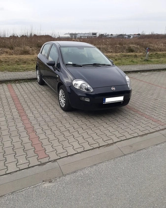 Fiat Punto cena 28900 przebieg: 71850, rok produkcji 2015 z Kolbuszowa małe 56